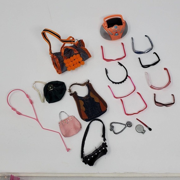 Bratz Other - Vintage 1990s bratz sun glasses and accessories Total 18 items